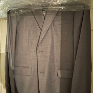BRAND NEW Men’s Suits Size 44L